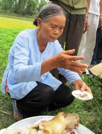 Lý giải về hiện tượng xem bói bằng phép 